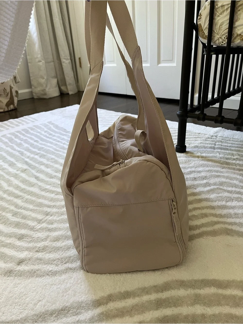 NWOT Reebok Women's Beige Everyday Tote Gym Duffle Bag - Picture 5 of 9